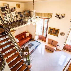 Apartment Manno 81 - Charming Historic, Cagliari